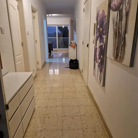 Center2 Bedrooms Garden And View