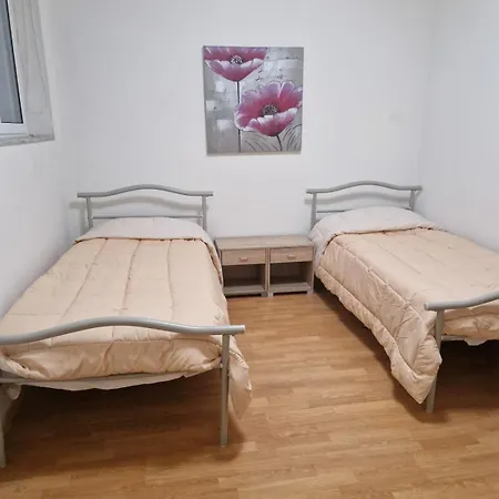 公寓 Center2 Bedrooms Garden And View 姆西达